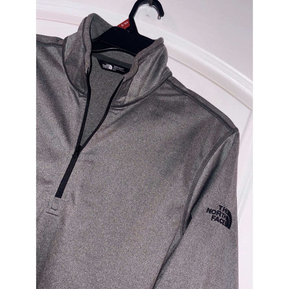 The North Face Pullover 1/4 Zip Long Sleeve Athletic Gray Pullover M